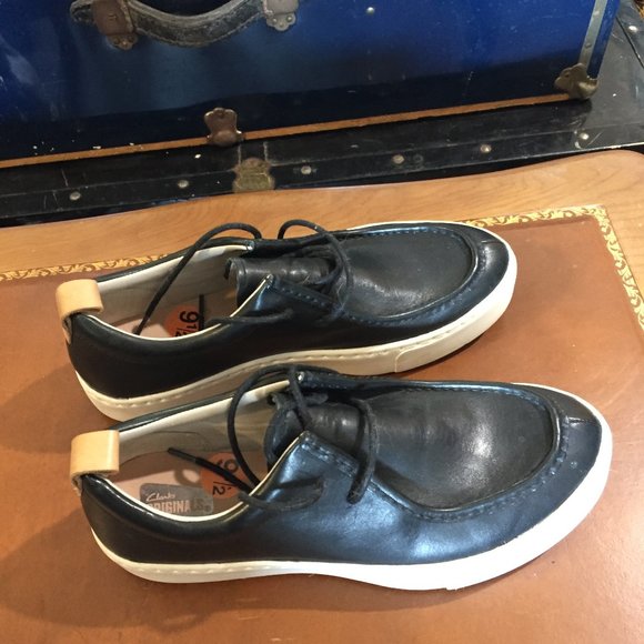 CLARKS LEATHER LOAFER SHOES SIZE 9.5 - Picture 3 of 7